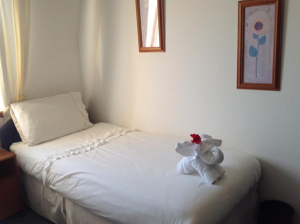 Connel Court Apartments Inverness Room photo